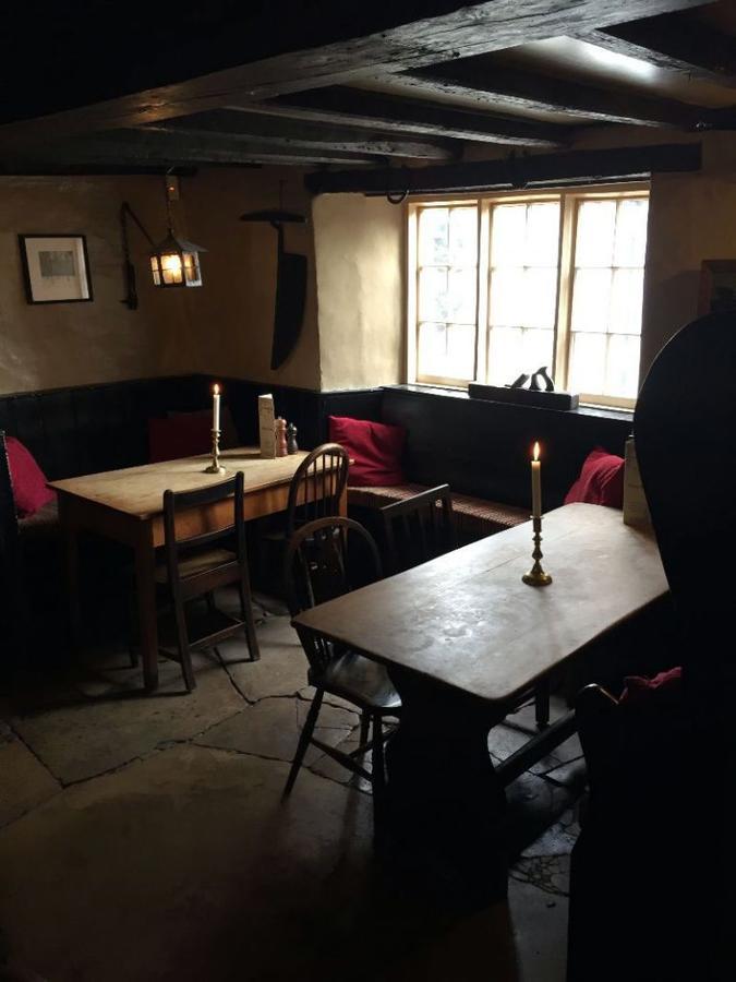 Compasses Inn Tisbury Exterior foto